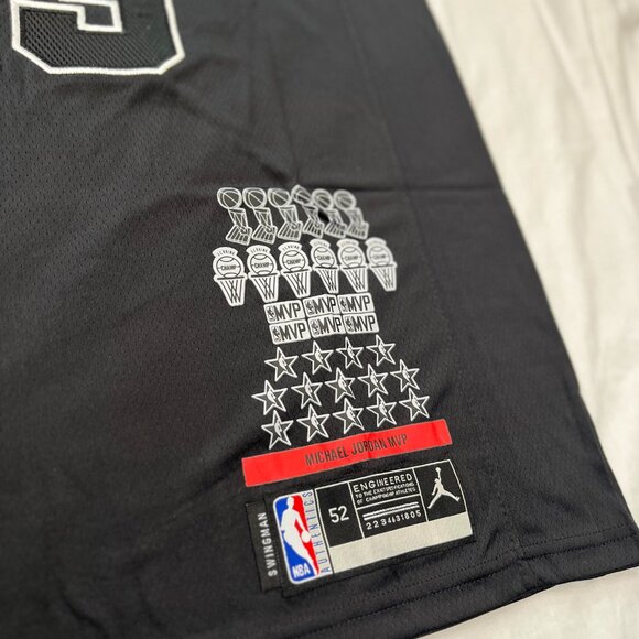 Michael Jordan Chicago Bulls MVP Jersey - Picture 5 of 8